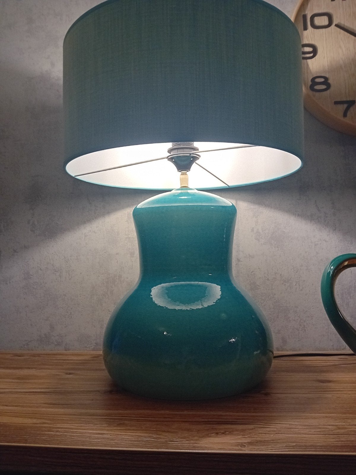 Turquoise tafellamp met stoffen kap, Ophalen, 50 tot 75 cm, Modern, Sfeervol, Zo goed als nieuw