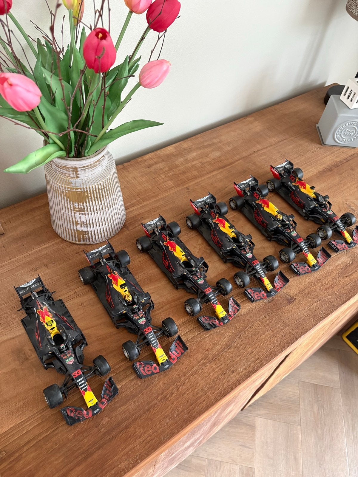 Red Bull F1 modelauto's: 2x RB16, 2x RB15, 2x RB14, Ophalen of Verzenden, Gebruikt, Auto
