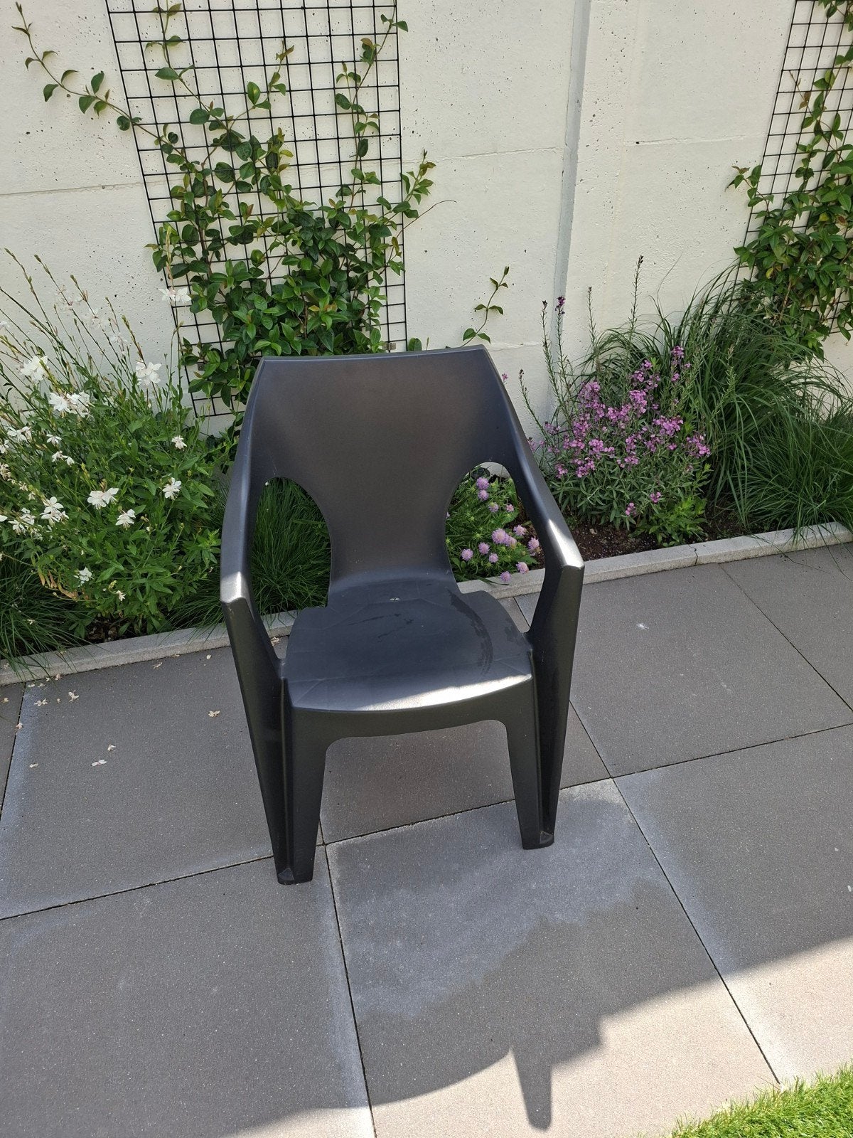 Zwarte kunststof tuinstoelen 6 stuks, Ophalen, Gebruikt, Kunststof