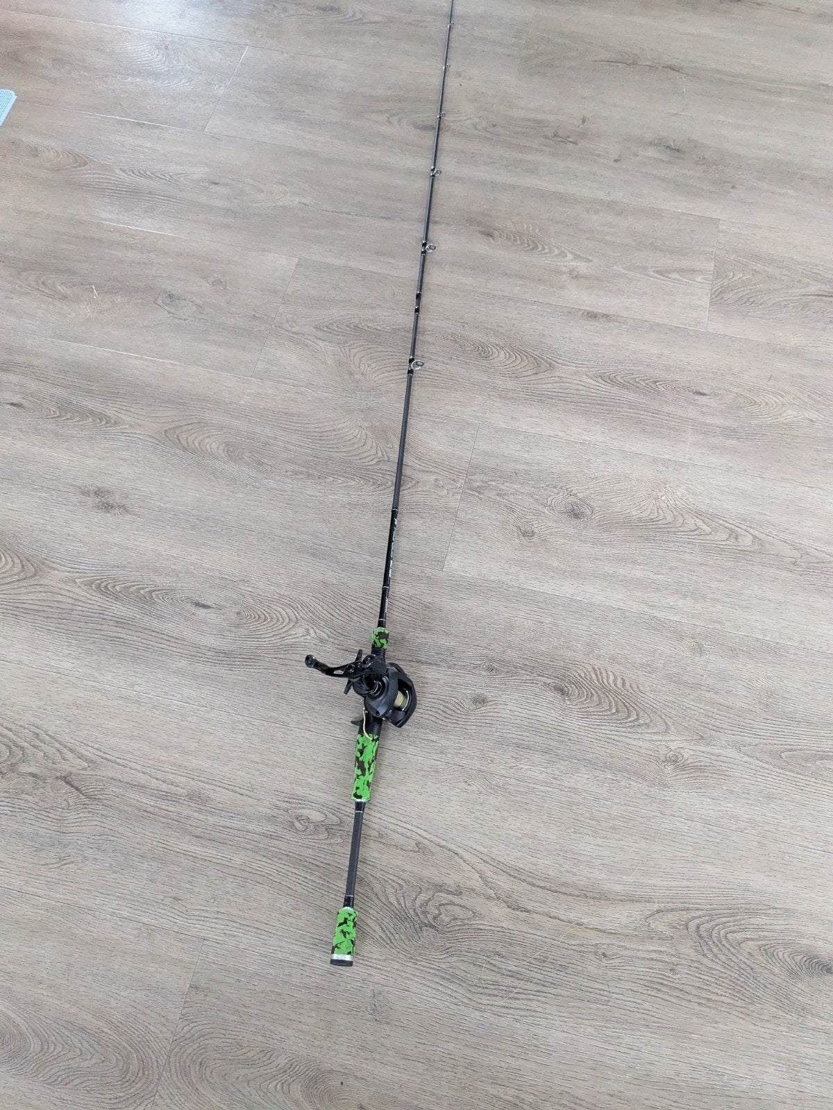 Albatros Pegasus BC 198 Werphengel met reel, Ophalen of Verzenden, Zo goed als nieuw, Complete hengel