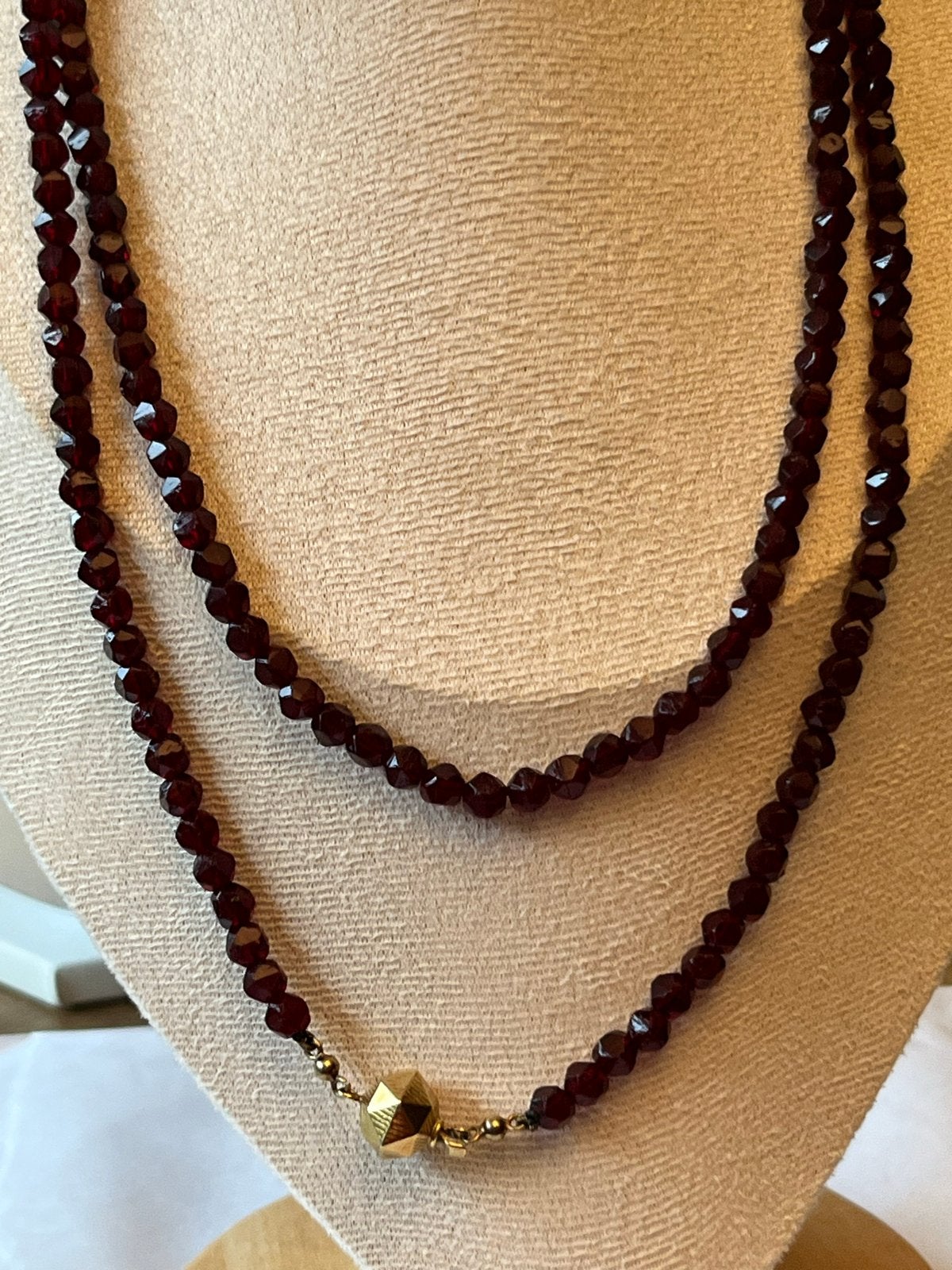 Lang Granaat Collier met 14 CT Gouden Slot - 105 cm, Verzenden, Zo goed als nieuw, Met edelsteen, Rood