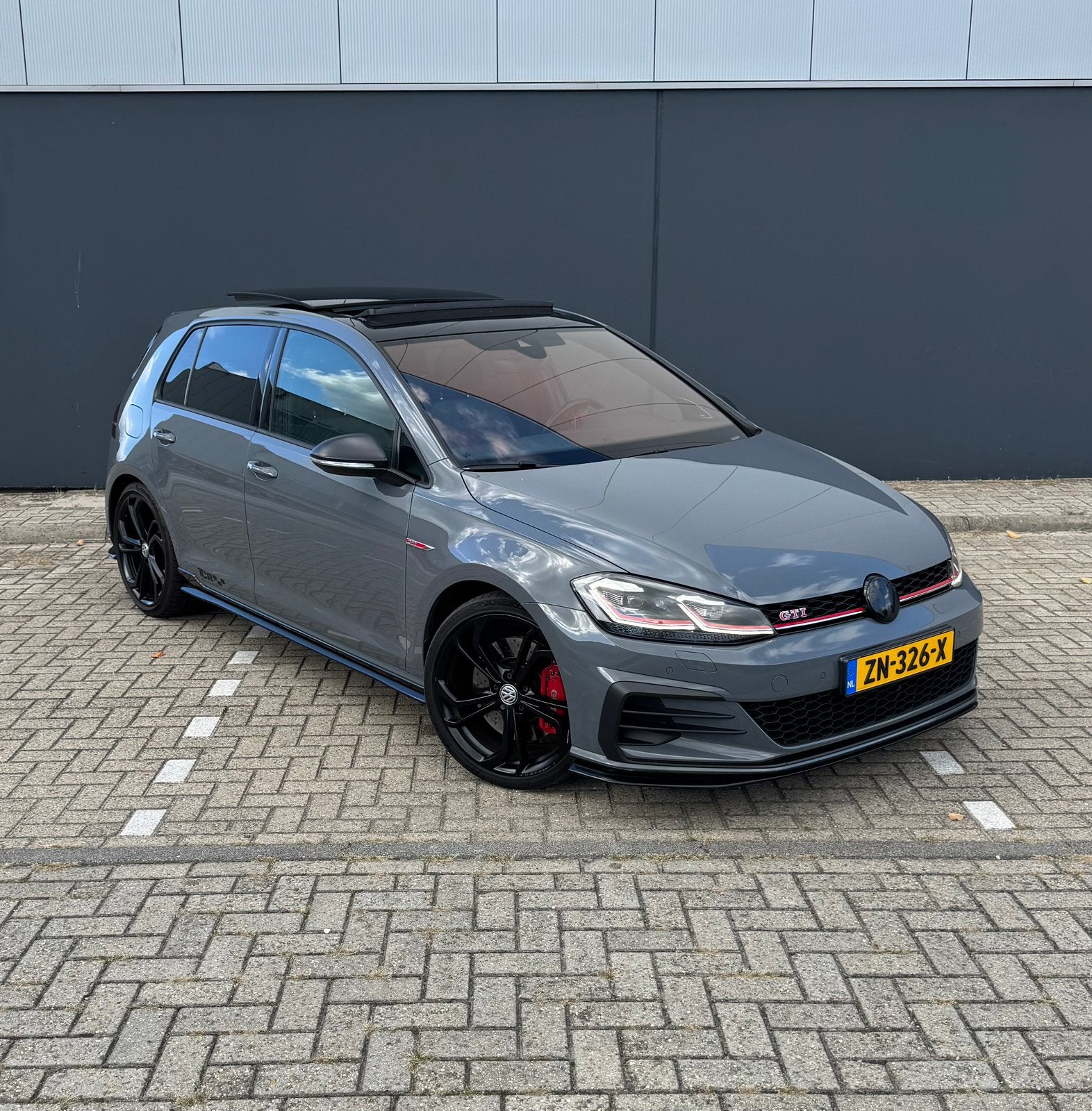 Volkswagen Golf 7.5 GTI TCR 290 PK / Origineel Nederlands, 1330 kg, Zwart, 4 cilinders, 1984 cc