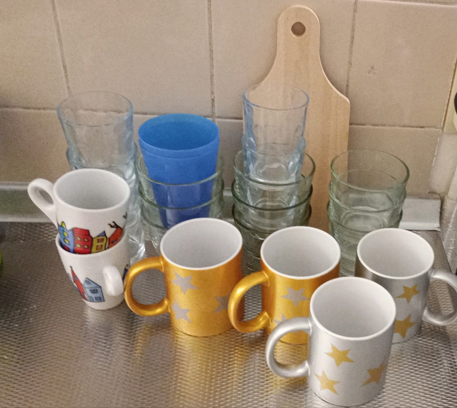 Gratis glazen en mokken en bekers ophalen, Huis en Inrichting, Keuken | Servies, Ophalen, Gebruikt, Glas, Glas of Glazen