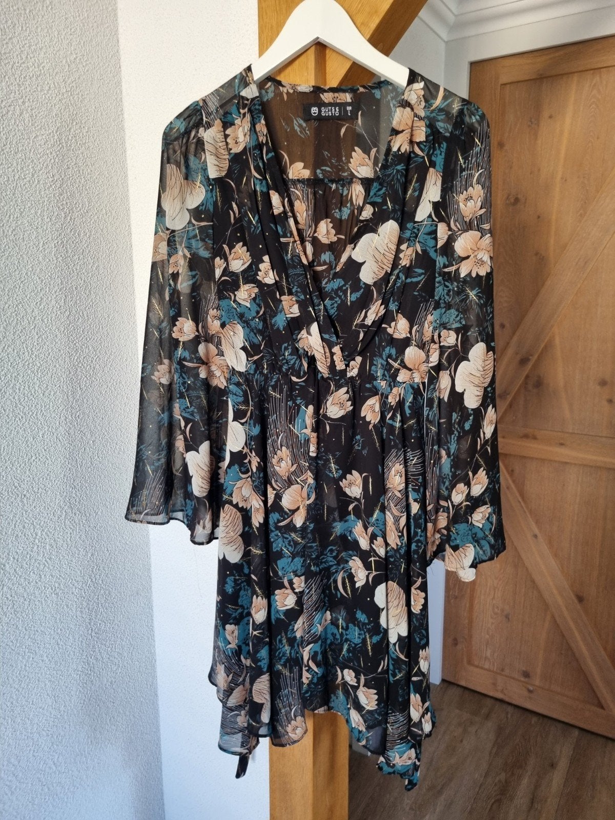Guts & Gusto Zwart Bloemenjurkje Maat L, Kleding | Dames, Guts & Gusto, Zwart, Maat 42/44 (L), Ophalen of Verzenden