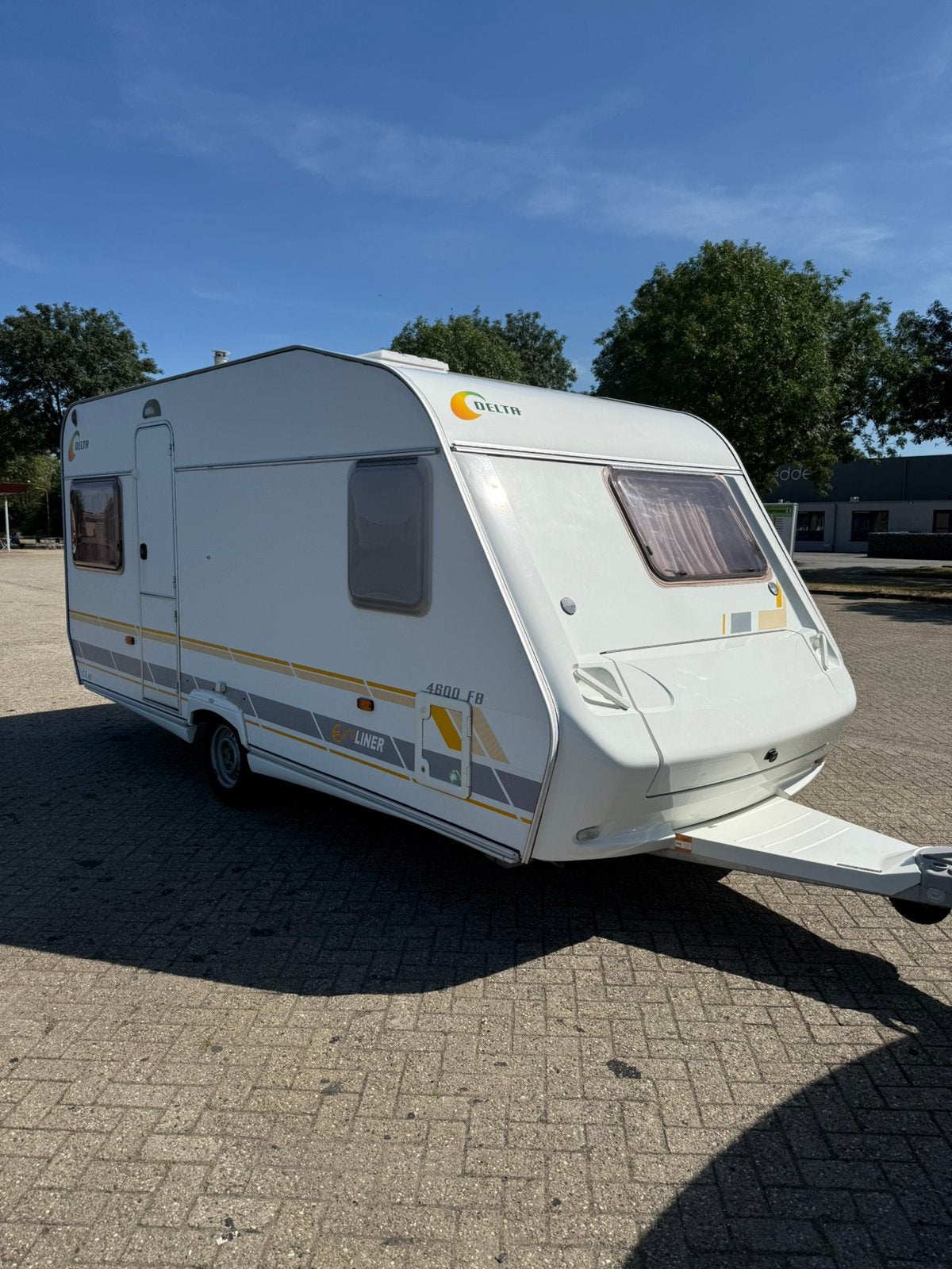 Delta 4600FB  Frans bed !, Caravans en Kamperen, Rondzit, Bedrijf, 750 - 1000 kg, 4 tot 5 meter