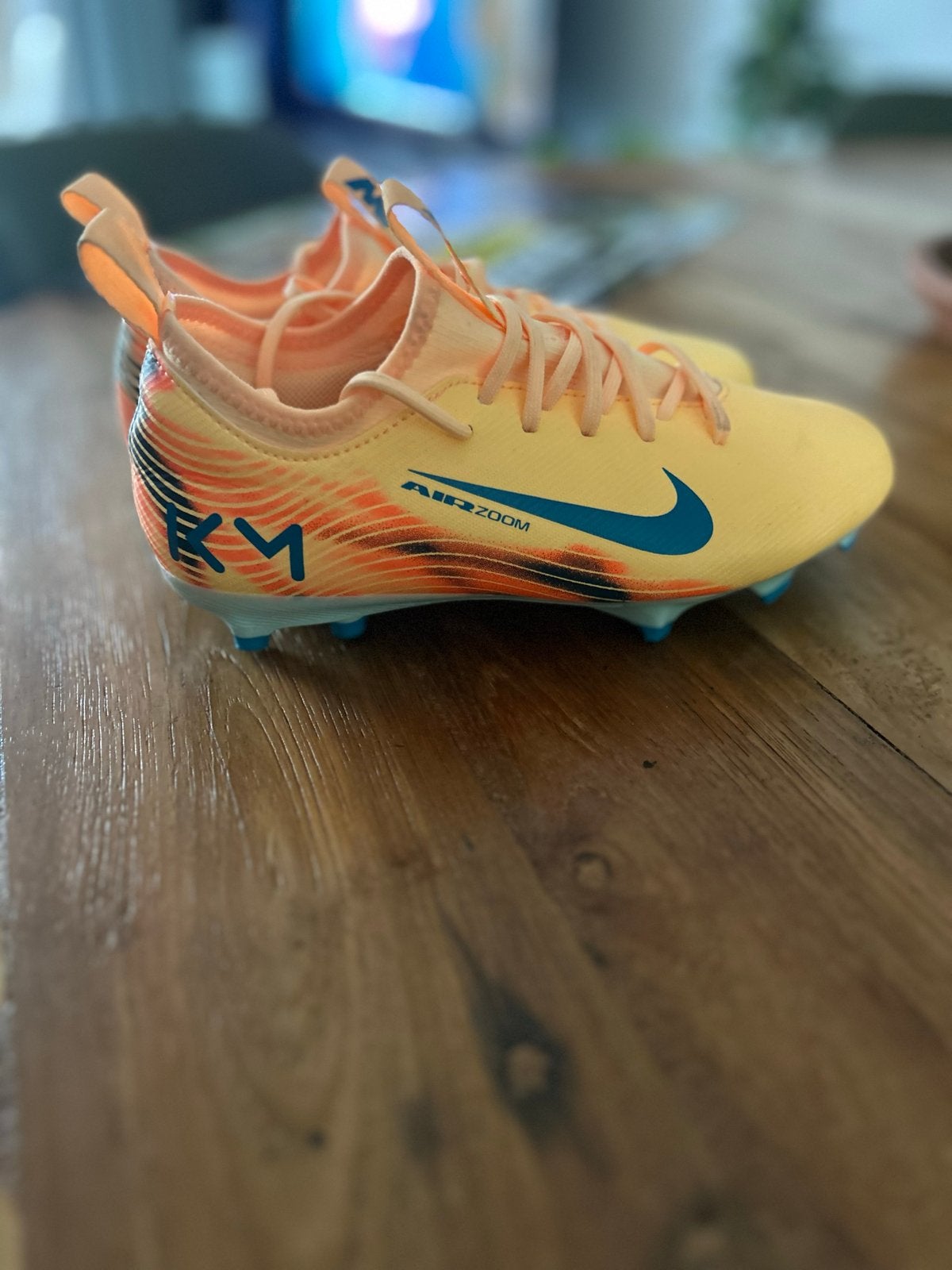 Nieuwe Kylian Mbappé voetbalschoenen - Maat 34, Ophalen of Verzenden, Nieuw, Schoenen