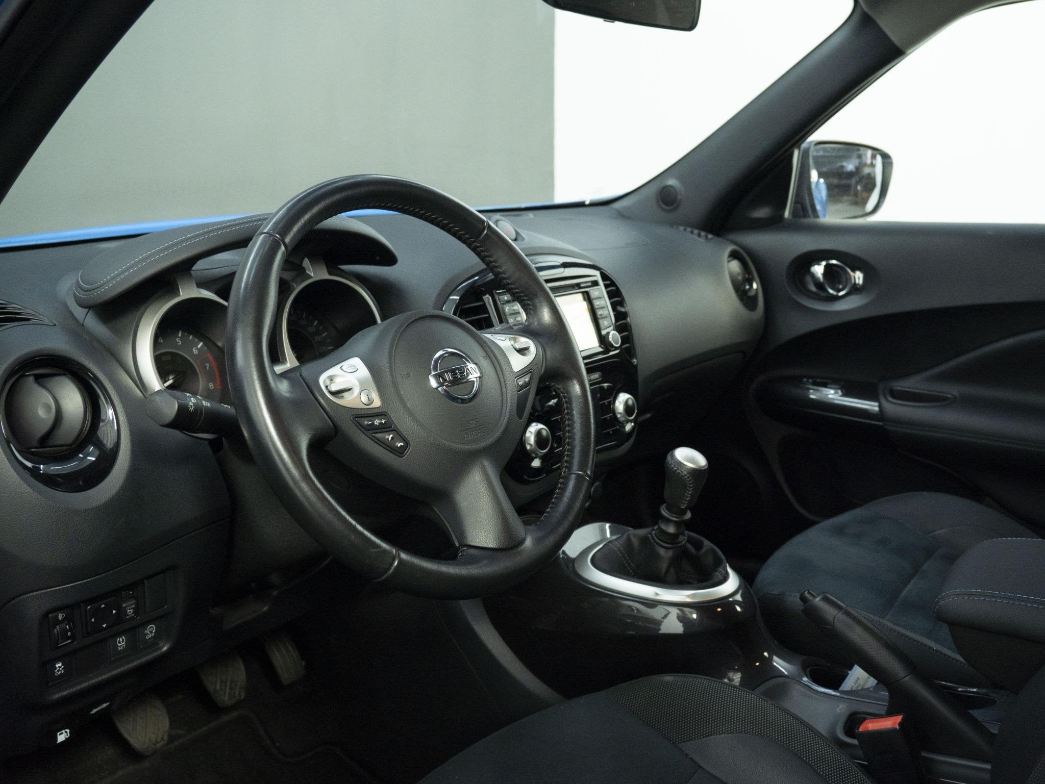Nissan Juke 1.2 DIG-T N-Connecta | Bose Audio | Black Packag, Auto's, Voorwielaandrijving, 639 kg, Stof, Blauw