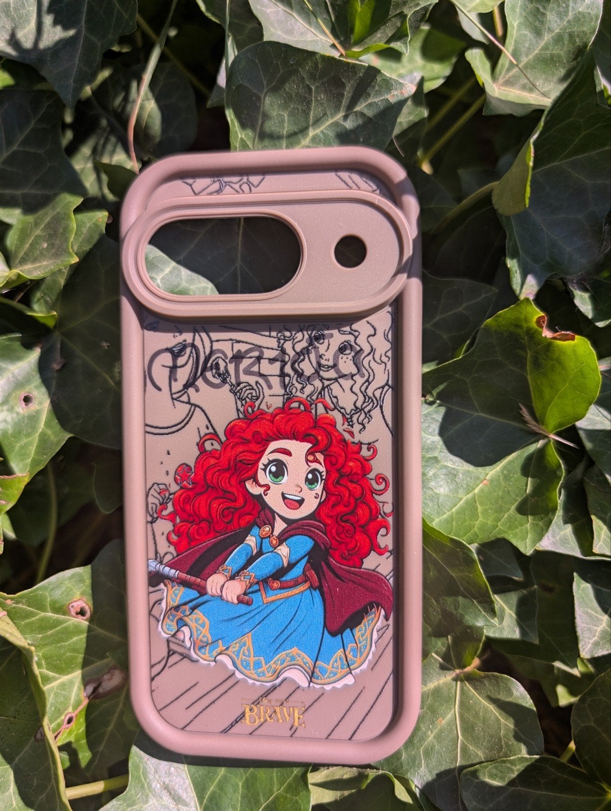 Google Pixel 9 hoesje Merida handtekening Disneyland Paris, Ophalen of Verzenden, Zo goed als nieuw, Bescherming