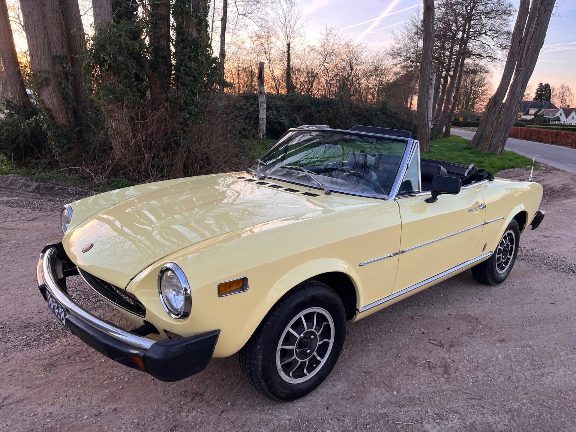 Fiat 124 1800 Sport Spider, Achterwielaandrijving, Gebruikt, 4 cilinders, Cabriolet