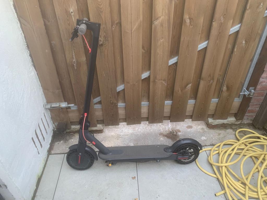Xiaomi m365  step Zonder accu en oplader, Fietsen en Brommers, Steps, Gebruikt, Elektrische step (E-scooter), Ophalen