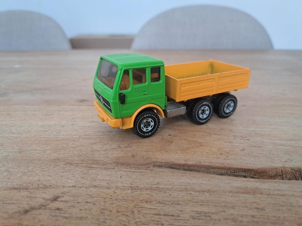Siku mercedes 6x4, Hobby en Vrije tijd, Modelauto's | 1:50, Ophalen of Verzenden, Gebruikt, Bus of Vrachtwagen, SIKU