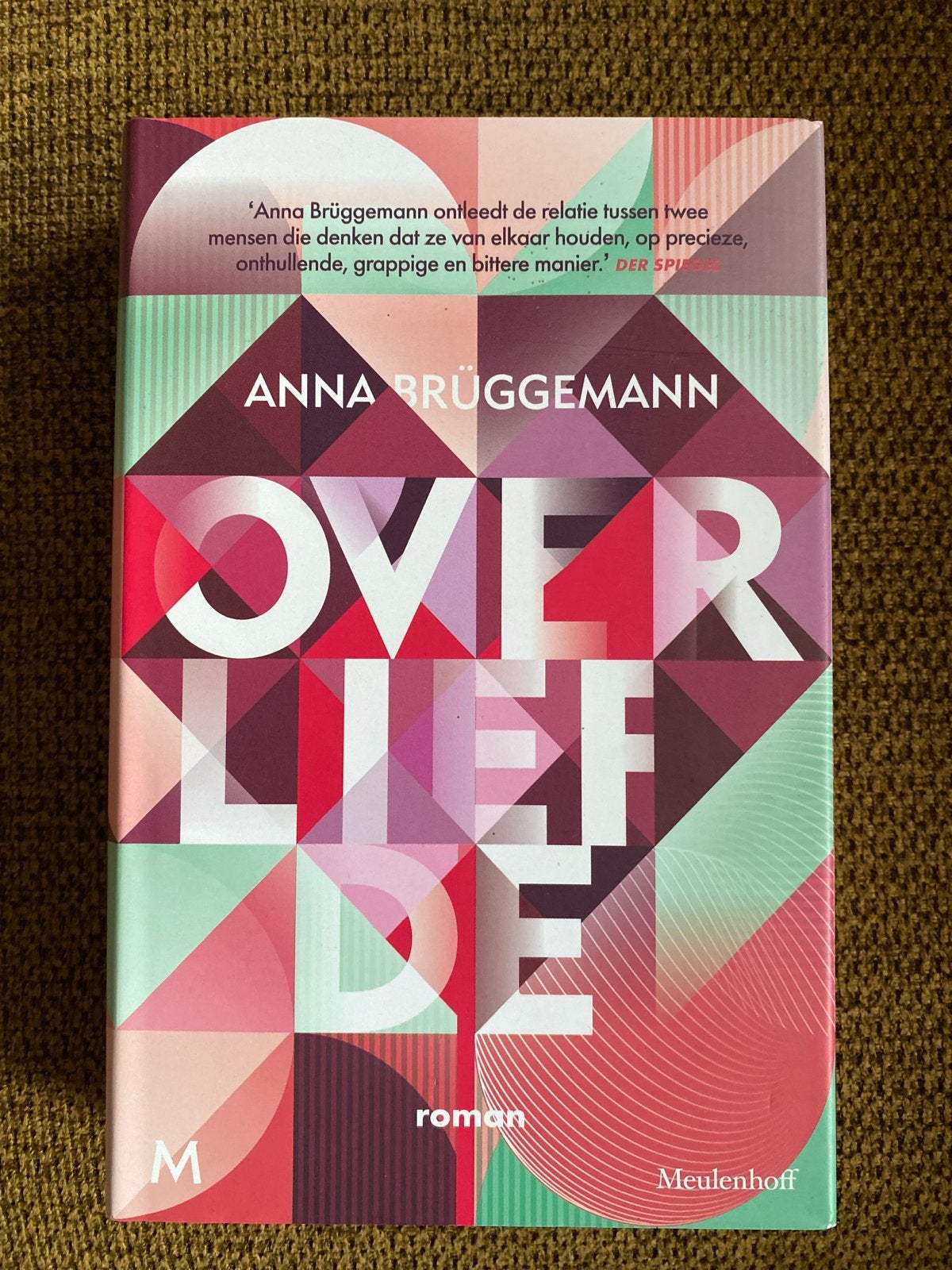Anna Brüggemann - Over liefde, Ophalen of Verzenden, Zo goed als nieuw, Anna Brüggemann