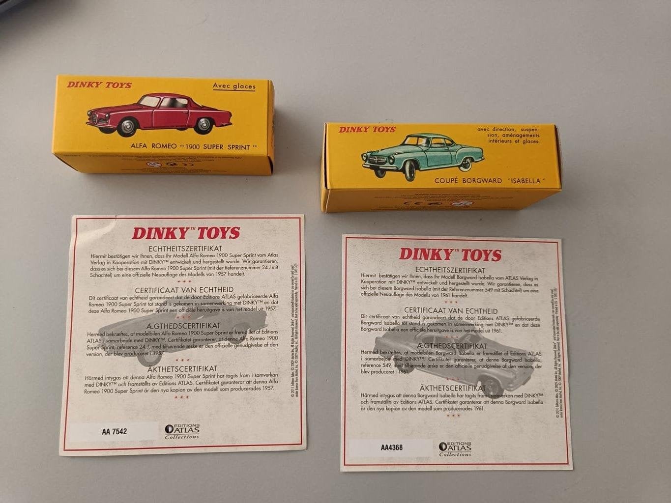 Atlas Dinky twee sportieve coupe's uit de 50s, Alfa/Borgward, Ophalen of Verzenden, Zo goed als nieuw, Auto, Overige merken