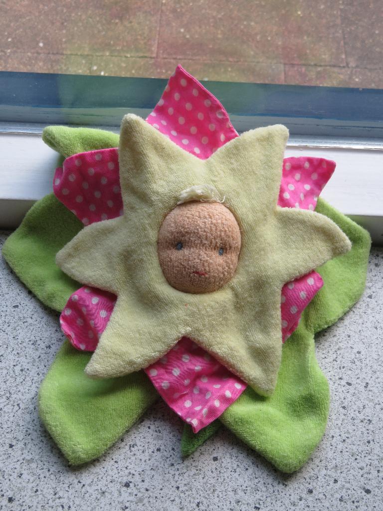 Zon Bloem met babygezicht gekleurd badstof Peppa Babylonia, Overige typen, Ophalen of Verzenden, Zo goed als nieuw, Wasbaar