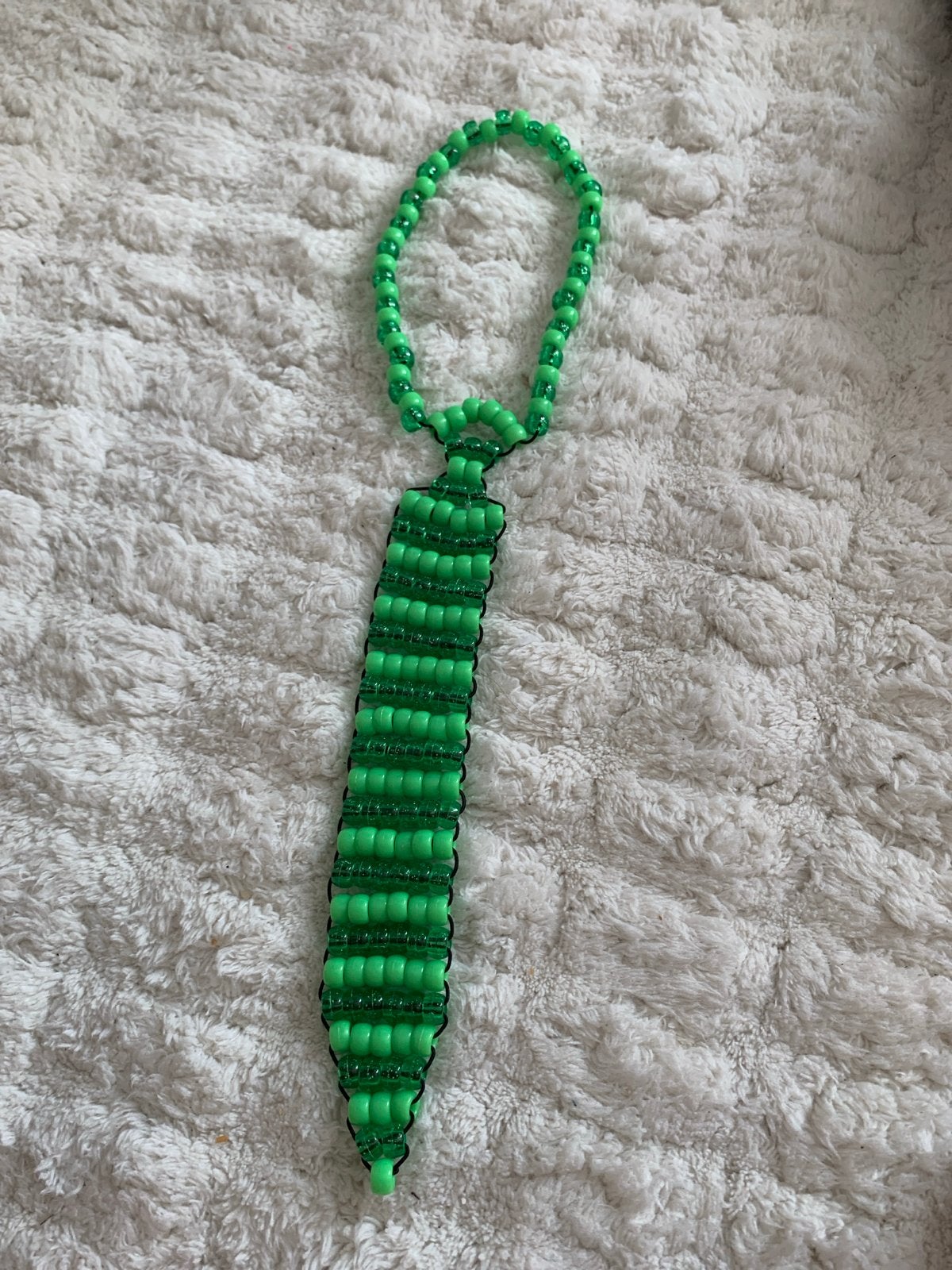 Groene kralen ketting / stropdas, Ophalen of Verzenden, Zo goed als nieuw, Groen, Kunststof
