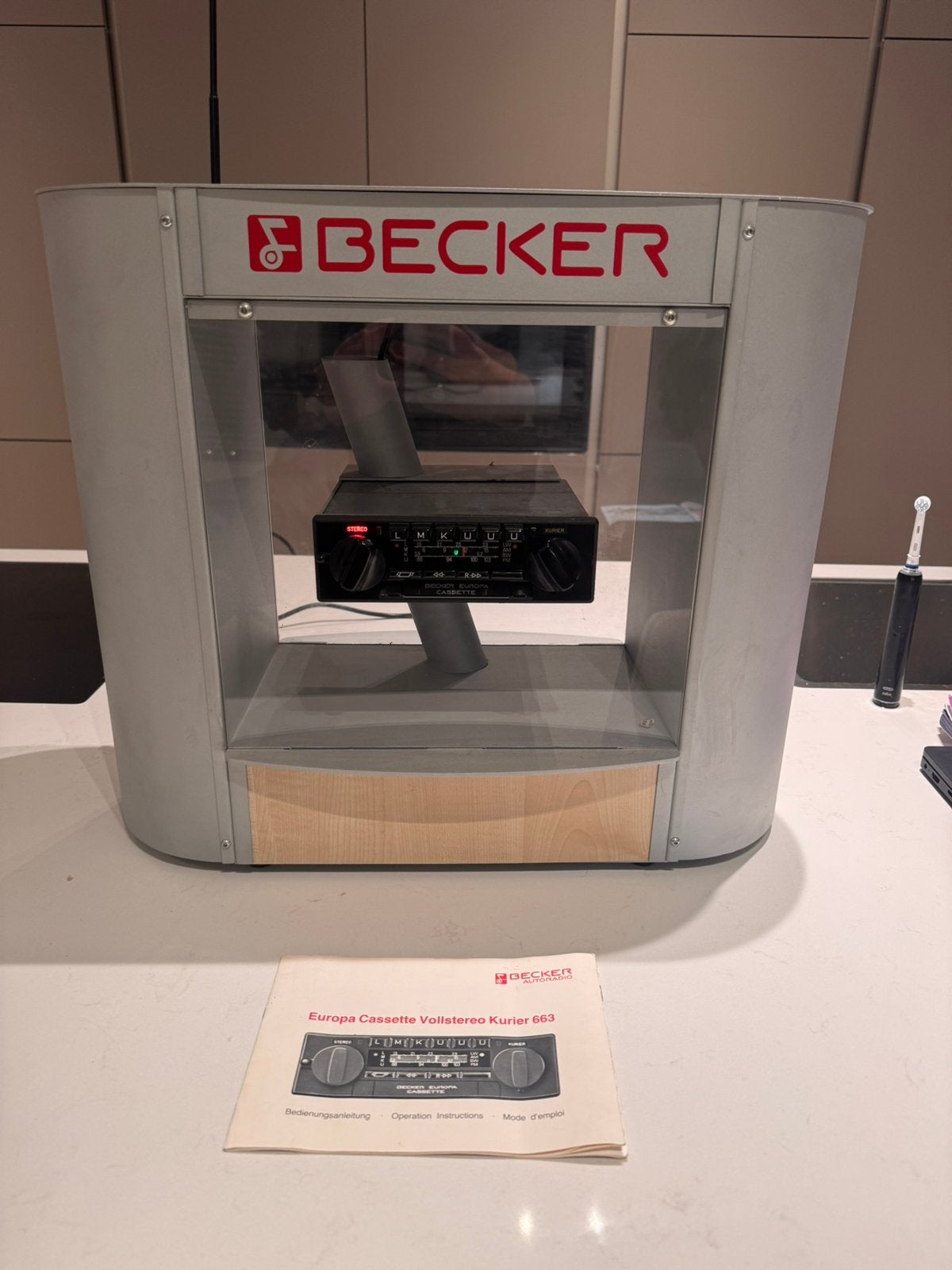 UNIEKE BECKER DEMOKAST – EUROPA VOLL STEREO KURIER 663 !, Ophalen of Verzenden, Zo goed als nieuw