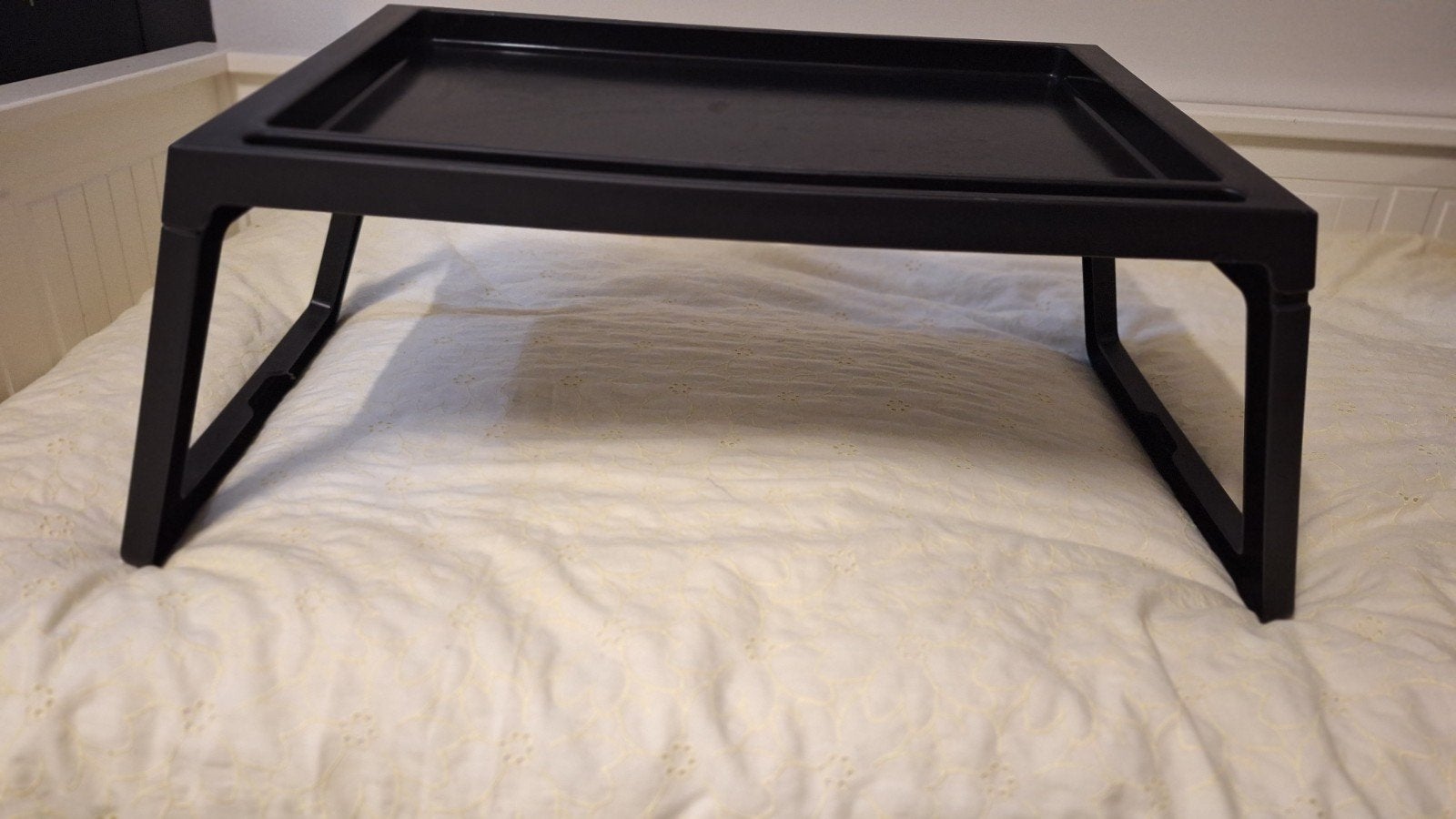 IKEA KLIPSK Bedtafel/Laptoptafel - Zwart, Opvouwbaar, Huis en Inrichting, Zwart, Kunststof, Ophalen of Verzenden, Zo goed als nieuw