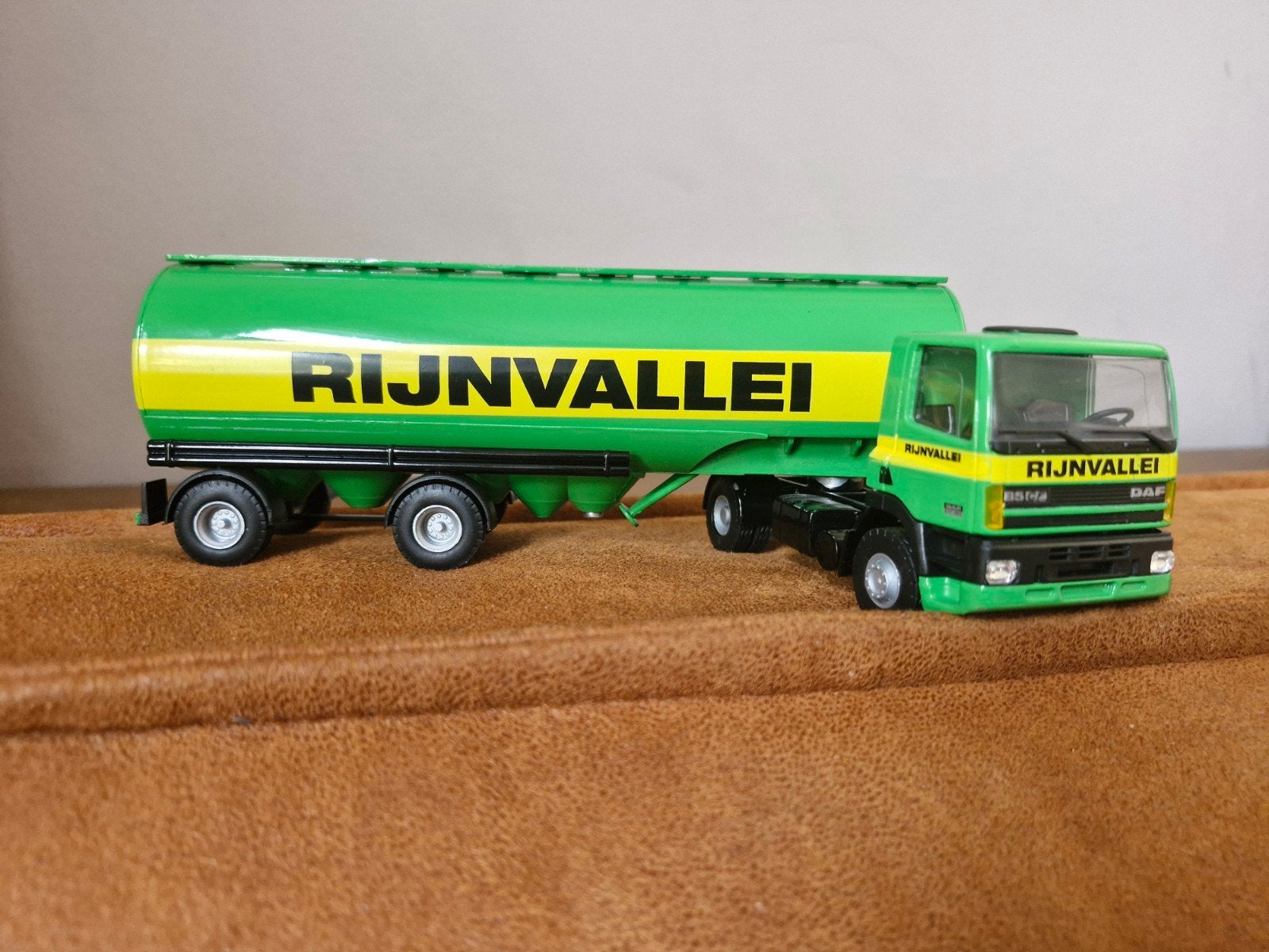 Lion Toys DAF Welgro Bulkoplegger Rijnvallei 1:50 OVP, Ophalen of Verzenden, Zo goed als nieuw, Bus of Vrachtwagen