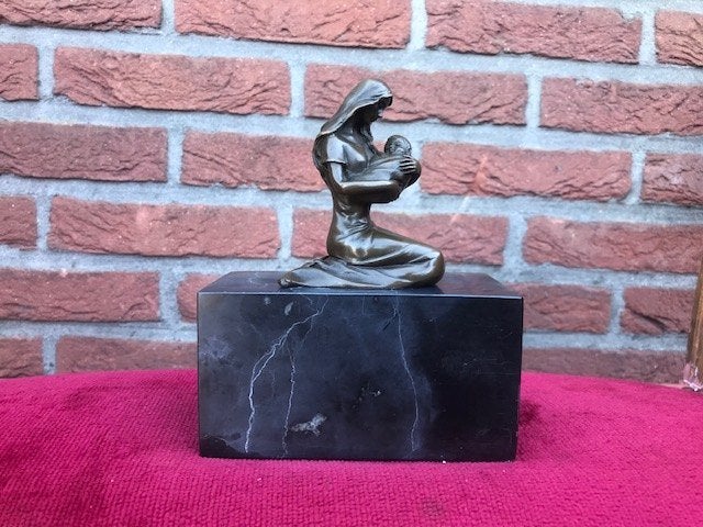 bronzen beeldje, moeder met kind, Ophalen of Verzenden, Brons