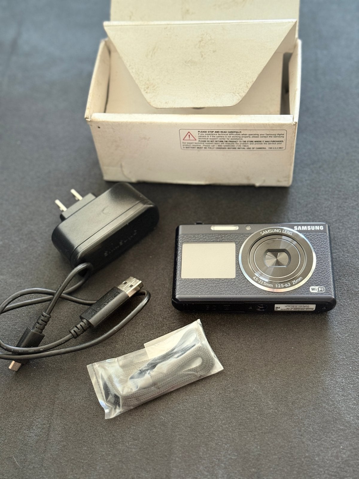 Samsung DV180F Dual LCD Smart Camera - Compleet in doos!, Audio, Tv en Foto, Gebruikt, Oplader, Ophalen of Verzenden, Compactcamera