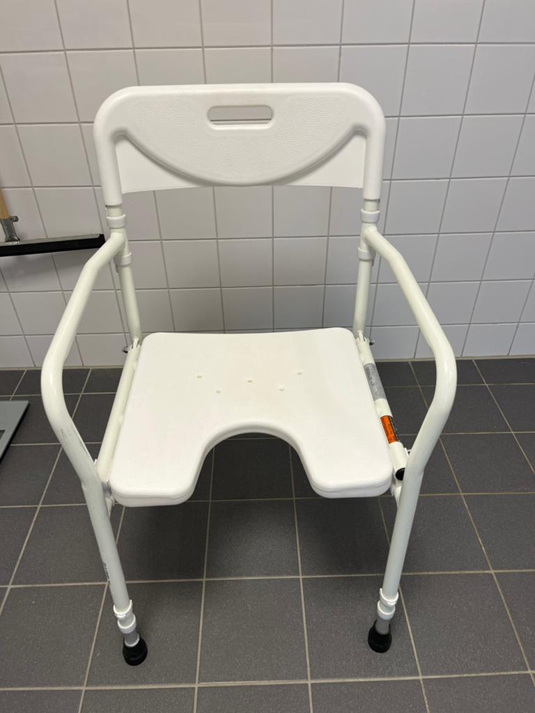 Douchestoel inkkapbaar, Ophalen