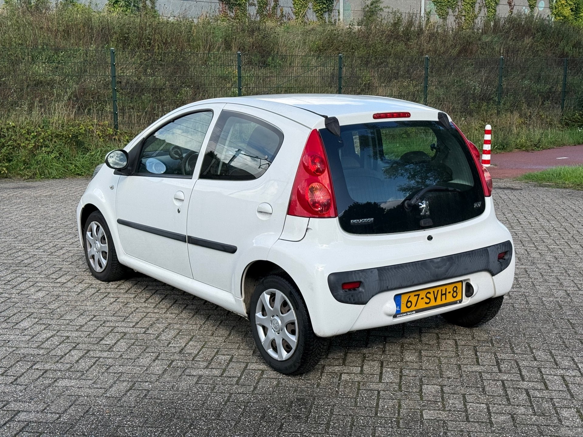 Peugeot 107 1.0-12V AIRCO I 5 DRS I CENTRAAL DEUR I ELEC RAM, Voorwielaandrijving, Euro 5, Gebruikt, 4 stoelen
