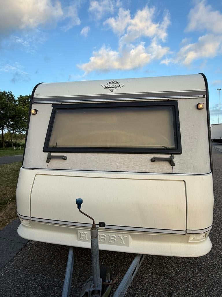 Hobby 495, Caravans en Kamperen, Caravans, Particulier, tot en met 4, Rondzit, Hobby, Koelkast, Ophalen