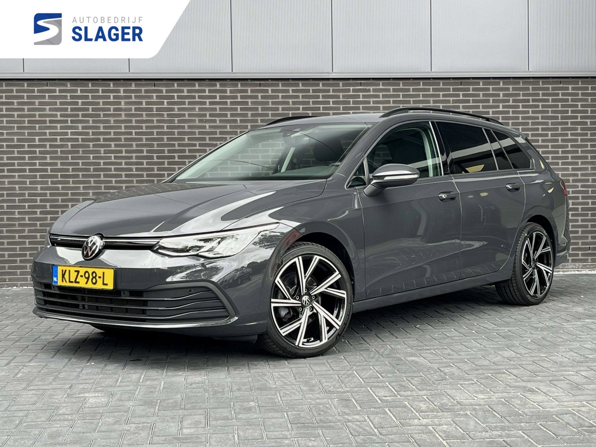 Volkswagen Golf Variant 1.5 eTSI Life Business DSG | Camera, Dealer onderhouden, Stof, 4 cilinders, 700 kg