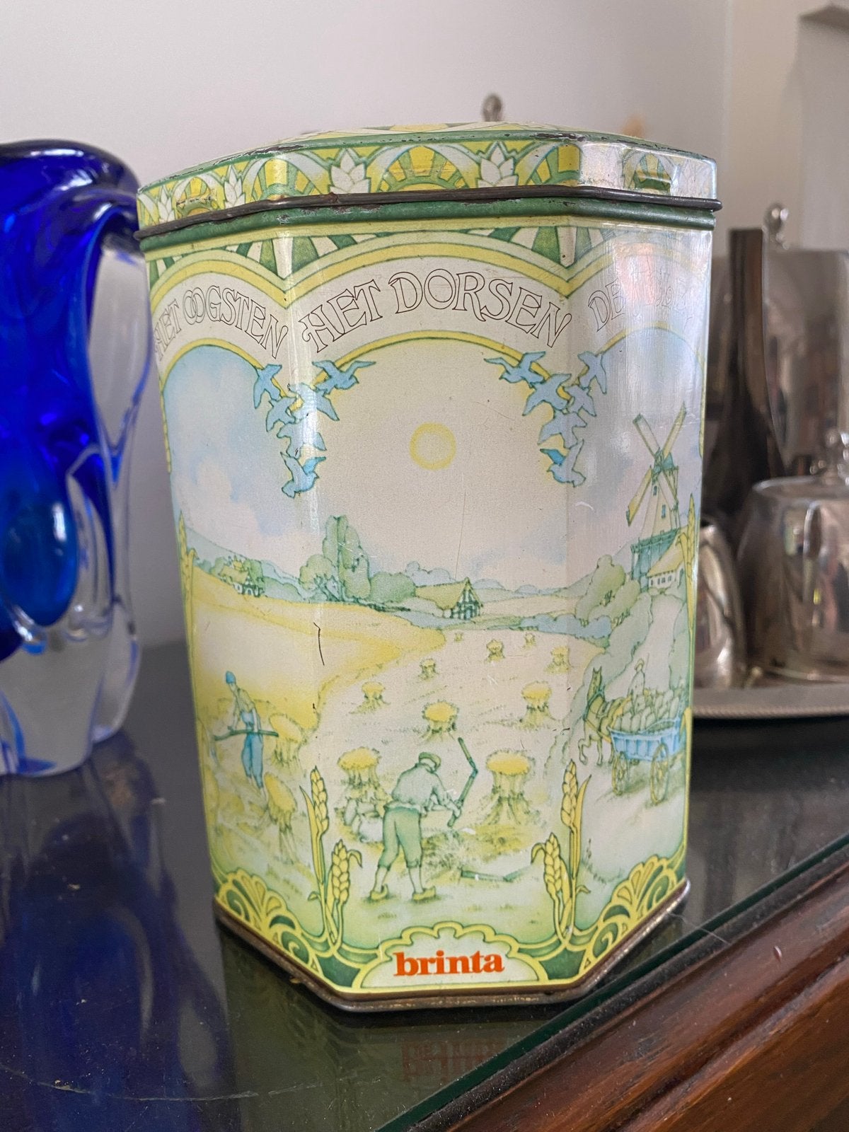 Vintage Brinta Blik 'Het Ploegen, Het Oogsten, Het Dorsen', Ophalen of Verzenden