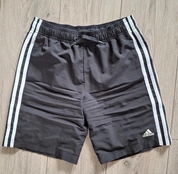 Adidas Sportshort Zwart/Wit Maat 152 Kinderen, Kinderen en Baby's, Kinderkleding | Maat 152, Adidas, Jongen of Meisje, Sport- of Zwemkleding