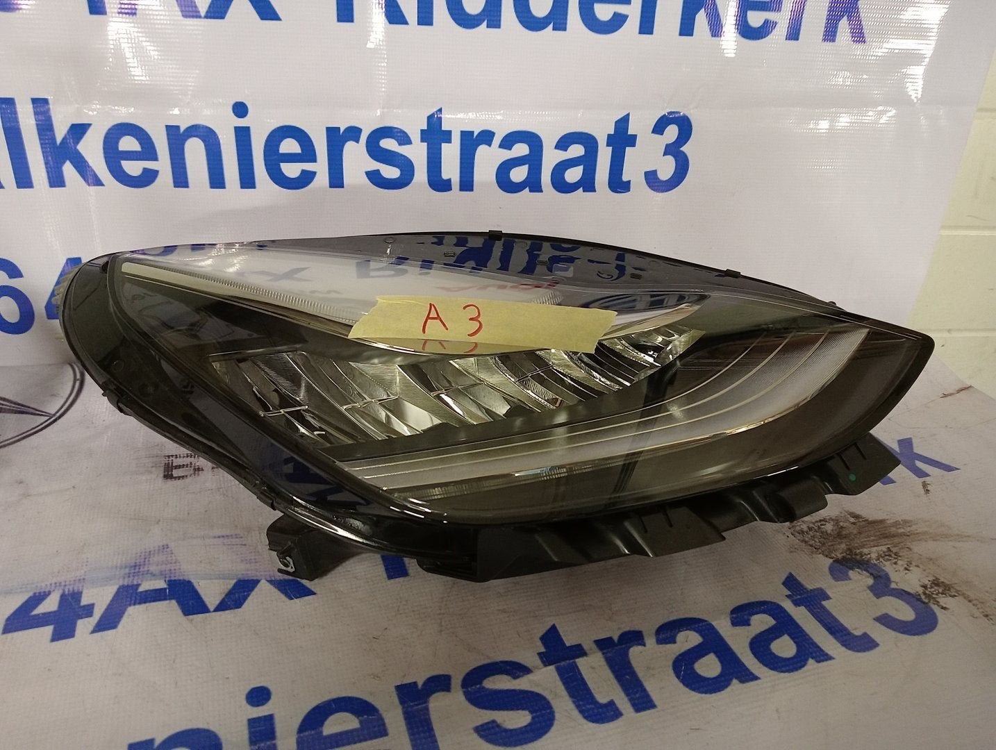 TESLA MODEL 3 Koplampen Rechts met artikelnummer 1077372-00, Gebruikt, -, Overige automerken, -