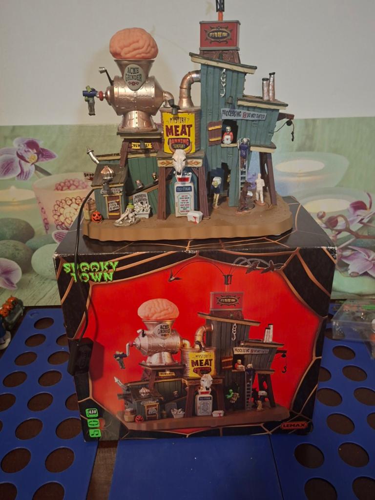 Lemax Spooky Town Mystery Meat Factory Halloween, Ophalen of Verzenden, Zo goed als nieuw