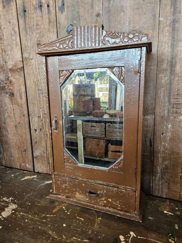 oud frans kastje ``WOONWINKEL RUSTIEK``, Ophalen of Verzenden