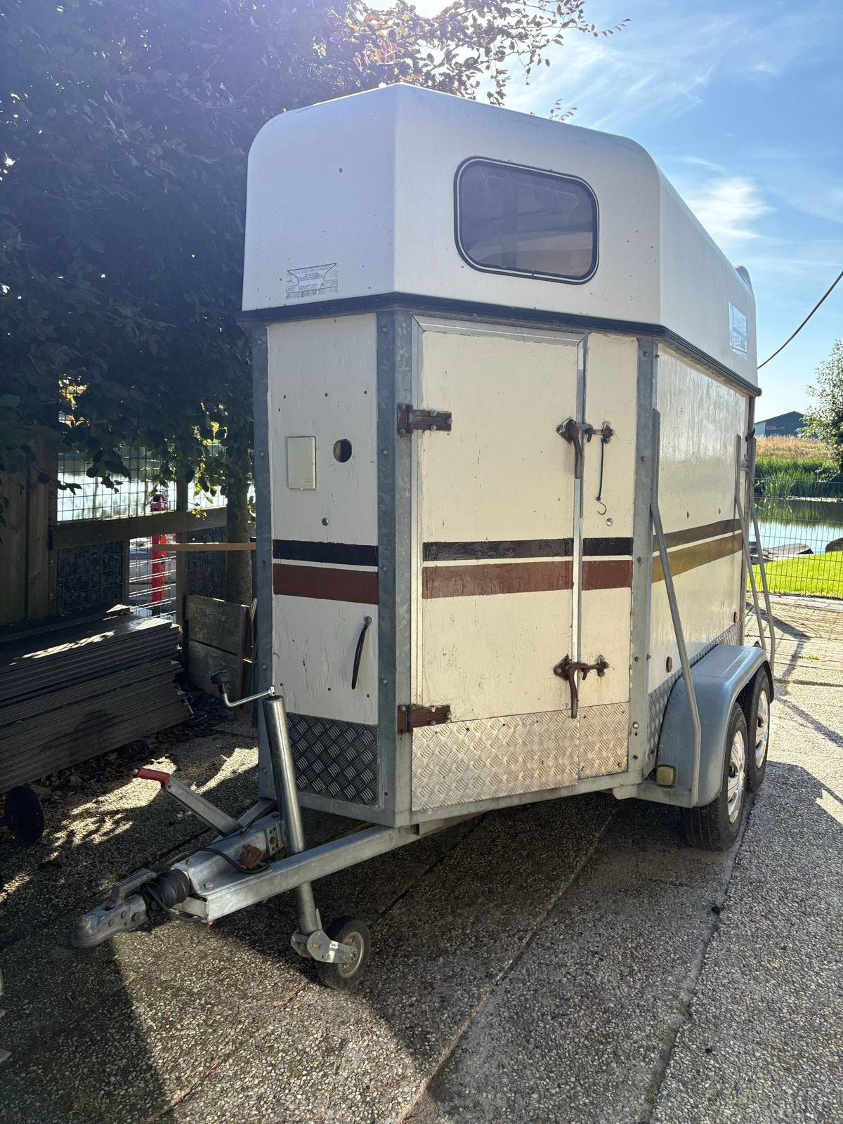 Gebruikte paardentrailer, Ophalen, Gebruikt