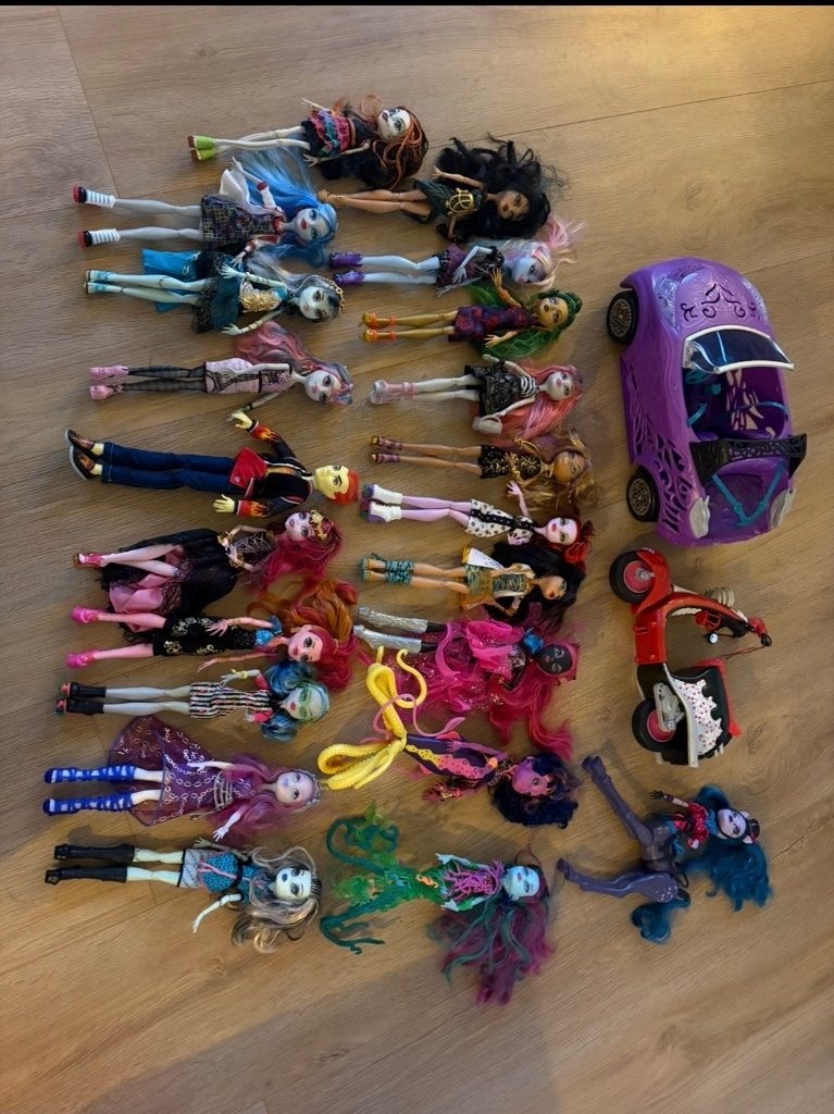 Monster high poppen ed, Ophalen of Verzenden, Zo goed als nieuw, Pop
