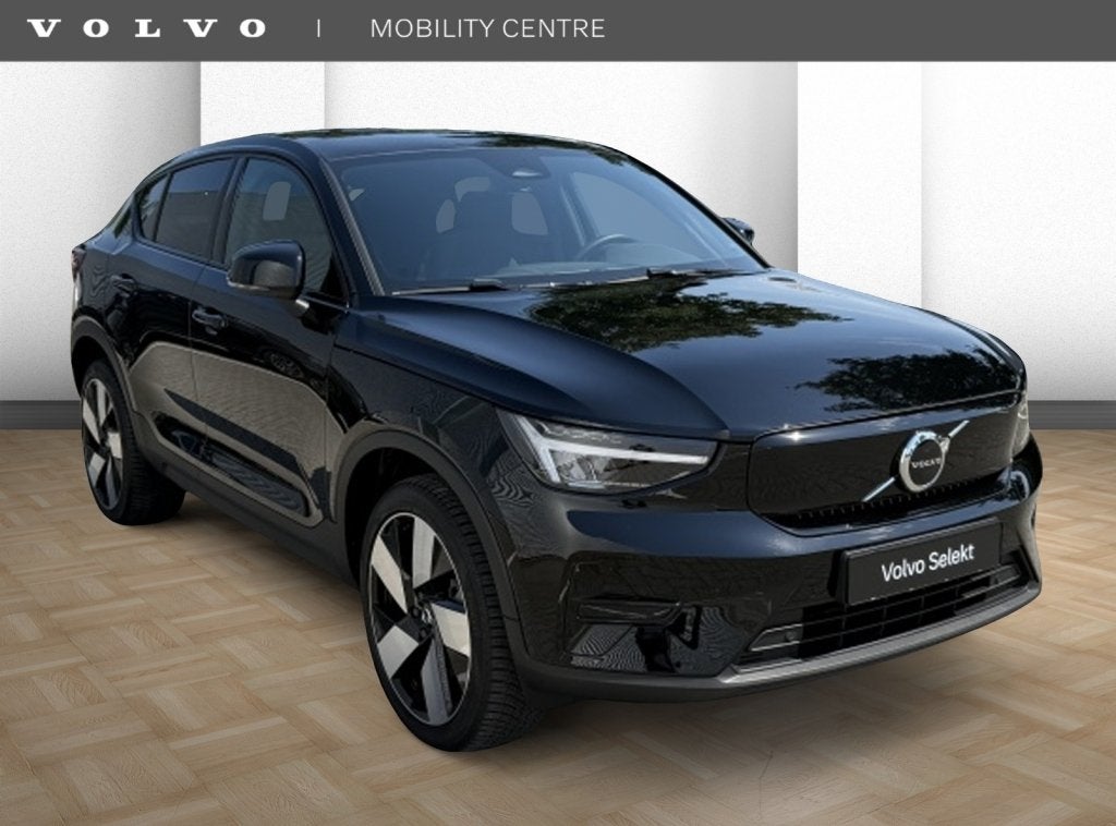 Volvo C40 Plus 69 kWh | Achteruitrijcamera | Panoramisch dak, Dealer onderhouden, Gebruikt, Met garantie (alle), Zwart