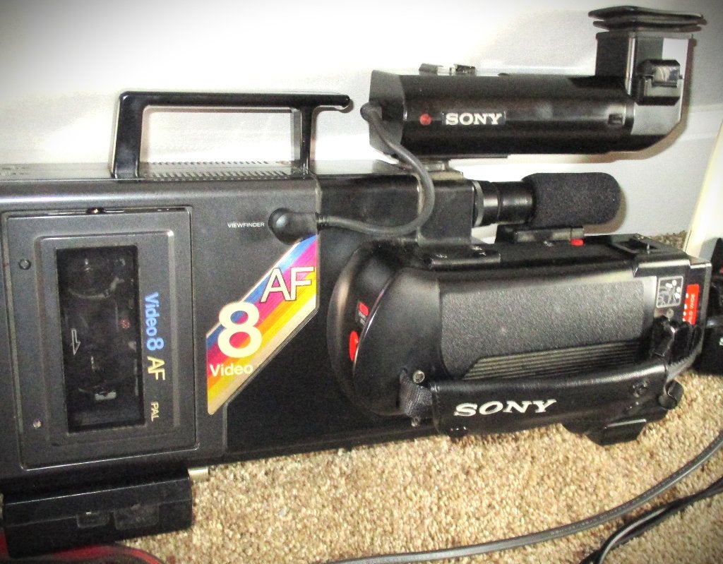 Foto 10 van Sony Handycam CCD V8 AF~Incl.Aver Media Ezmaker en Koffer