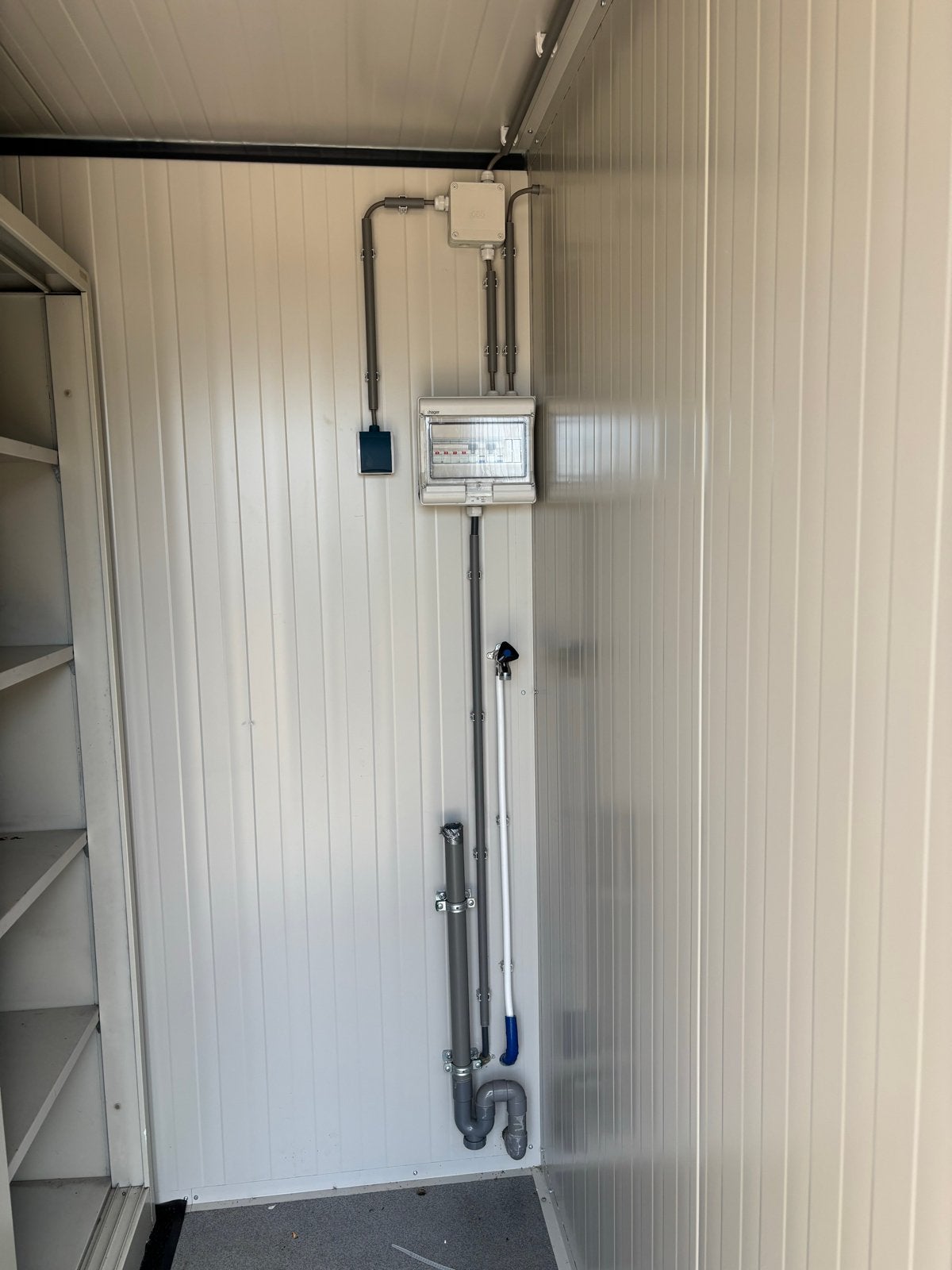 Container unit met toilet, urinoir, wasmachine afvoer en gro, Ophalen of Verzenden, General cars&parts, Info@gcap.nl, Nijverheidsterrein 16