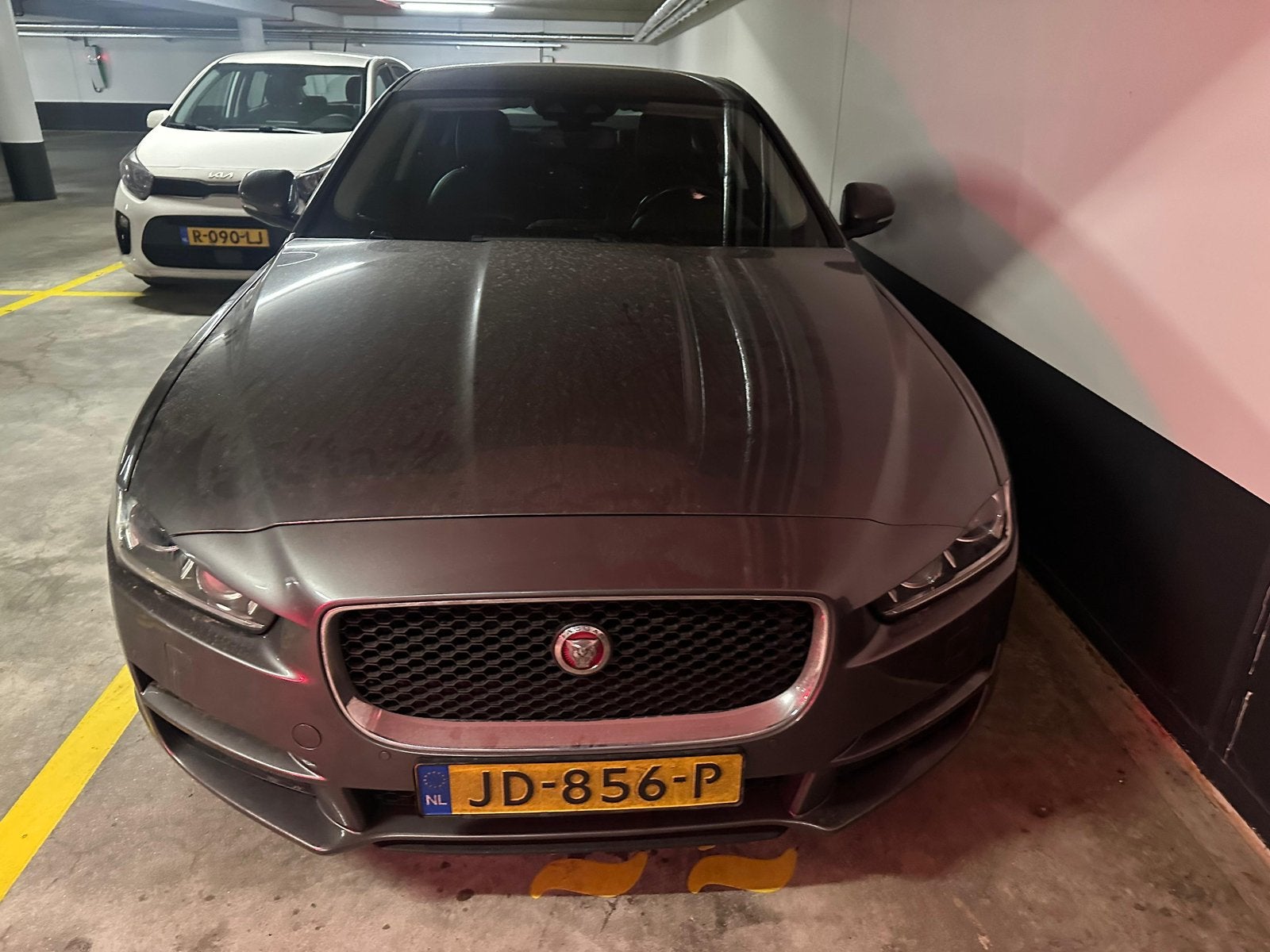 Jaguar XE 2.0D Portfolio 163PK AUT 2016 Grijs, Automaat, Achterwielaandrijving, 1800 kg, 4 cilinders
