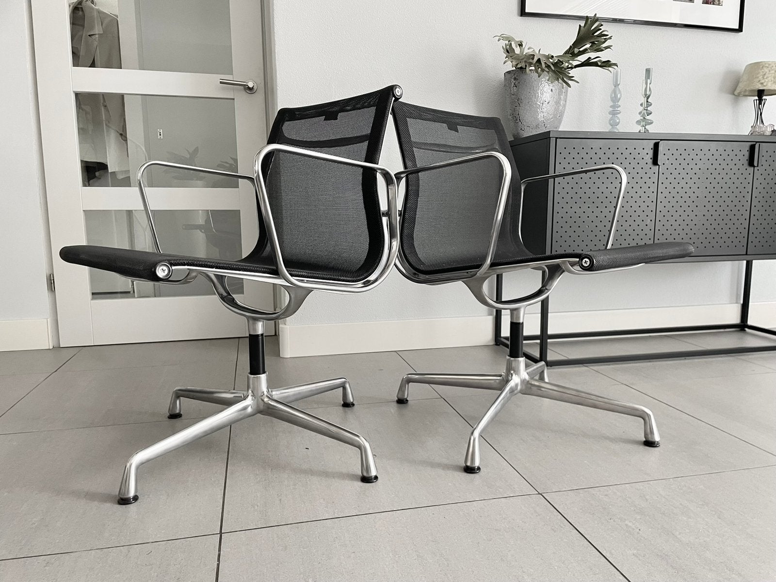 Foto 17 van HEYNE | Vitra stoelen fauteuils en andere items