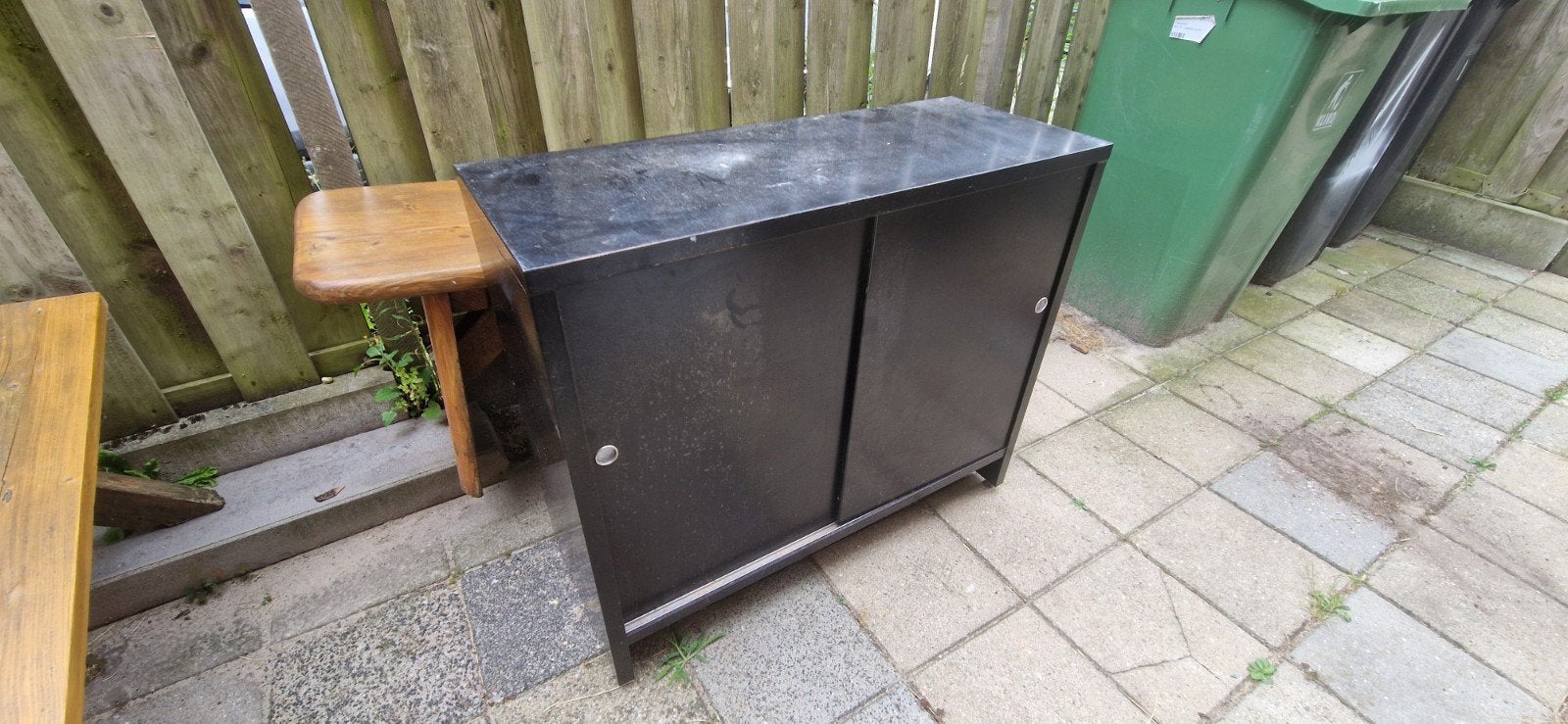 Zwart metalen kastje met schuifdeuren, Huis en Inrichting, Ophalen of Verzenden, Gebruikt