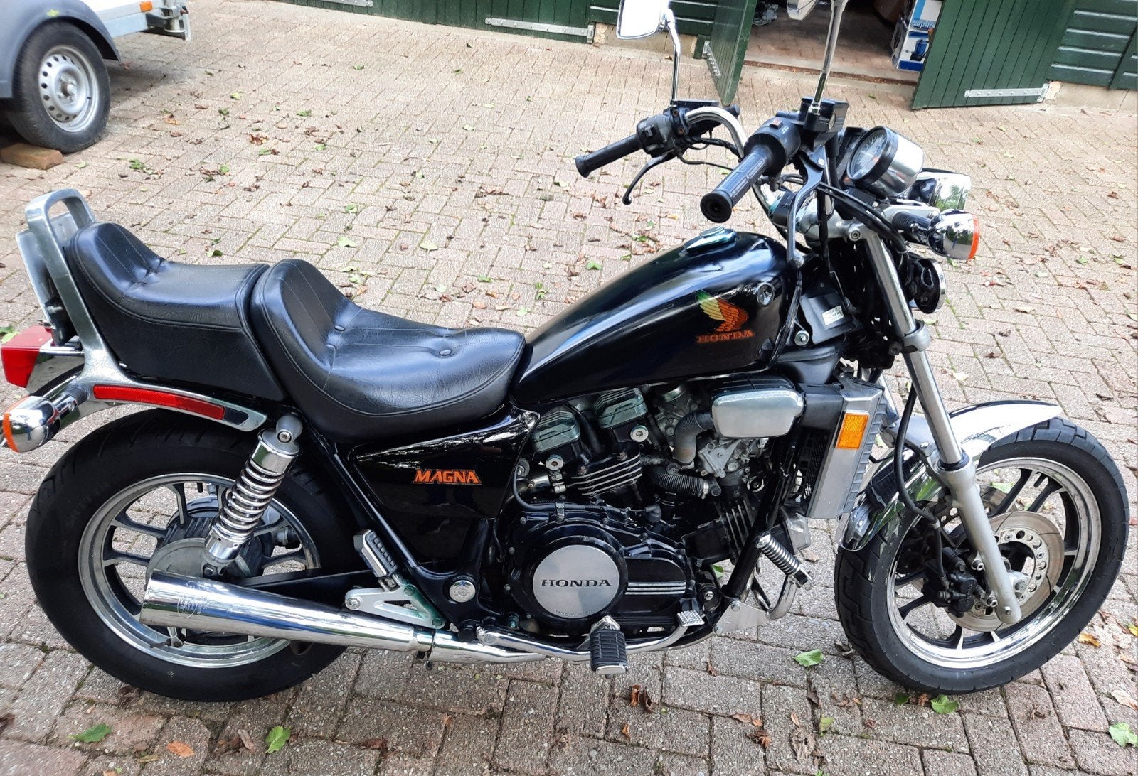 Honda Magna vf700 1985, 700 cc, Cardan-aandrijving, 4 cilinders, Chopper