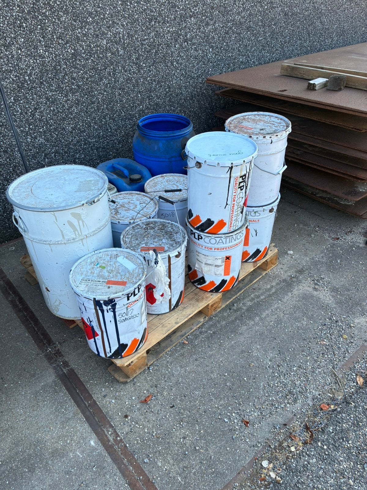 Verf restanten 200 liter, Ophalen, Zo goed als nieuw, Kunststof