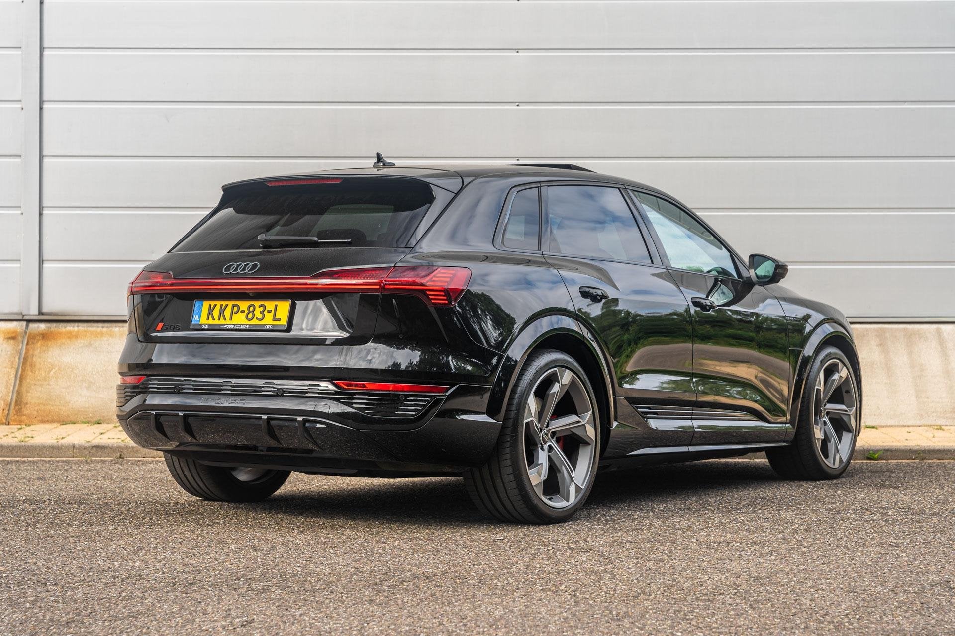 Audi SQ8 e-tron 503pk Quattro 115 kWh | Panoramadak | B&O Pr, Auto's, Audi, Automaat, 2625 kg, Zwart, 115 kWh