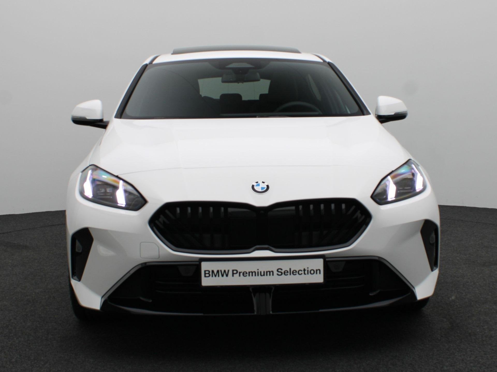BMW 1 Serie 120 M Sportpakket Pro | Premium Pack | Stuurwiel, Auto's, BMW, Stof, Met garantie (alle), Wit, Stuurwielverwarming