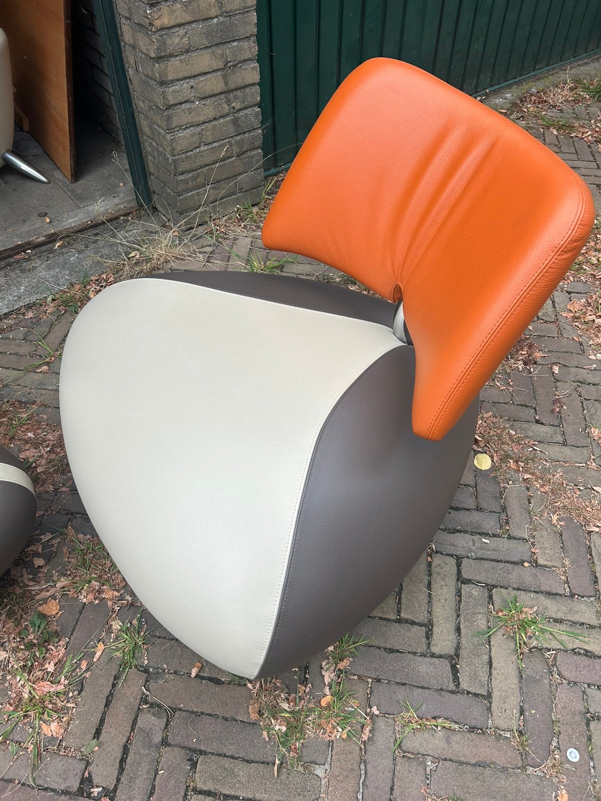 Leolux Pallone Pa fauteuil met hocker (nieuwstaat), Huis en Inrichting, Ophalen of Verzenden, Zo goed als nieuw, 75 tot 100 cm