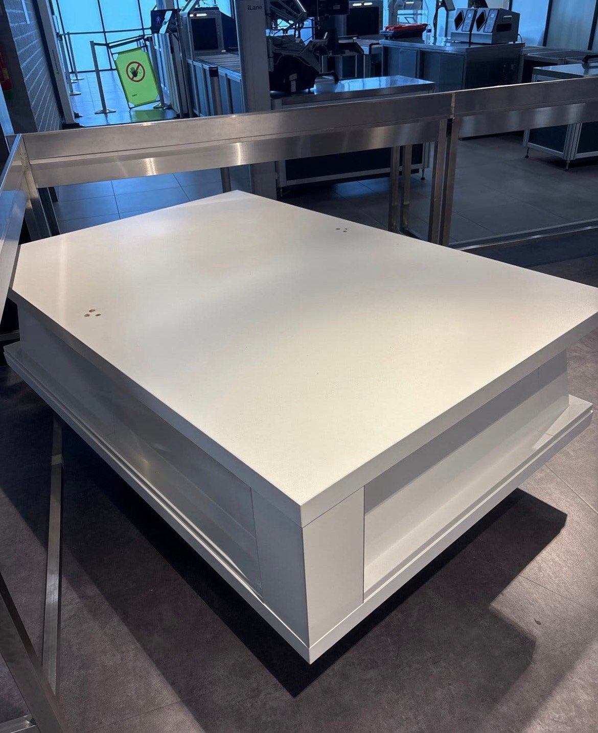GRATIS! Tafel presentatietafel winkel, Ophalen of Verzenden, Zo goed als nieuw, 75 cm of meer, 60 cm of meer