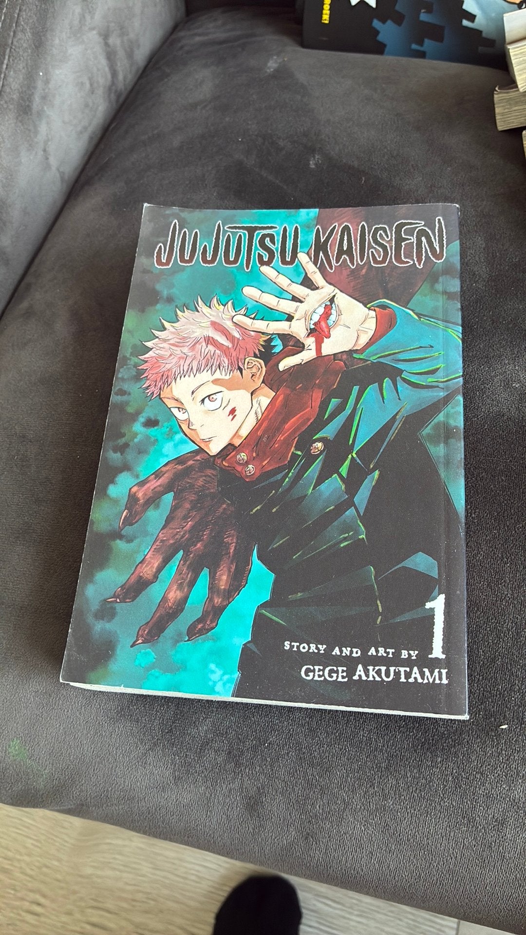 Gege Akutami - Jujutsu Kaisen, Vol. 1t/m7, Gege Akutami, Ophalen of Verzenden, Zo goed als nieuw, Meerdere stripboeken