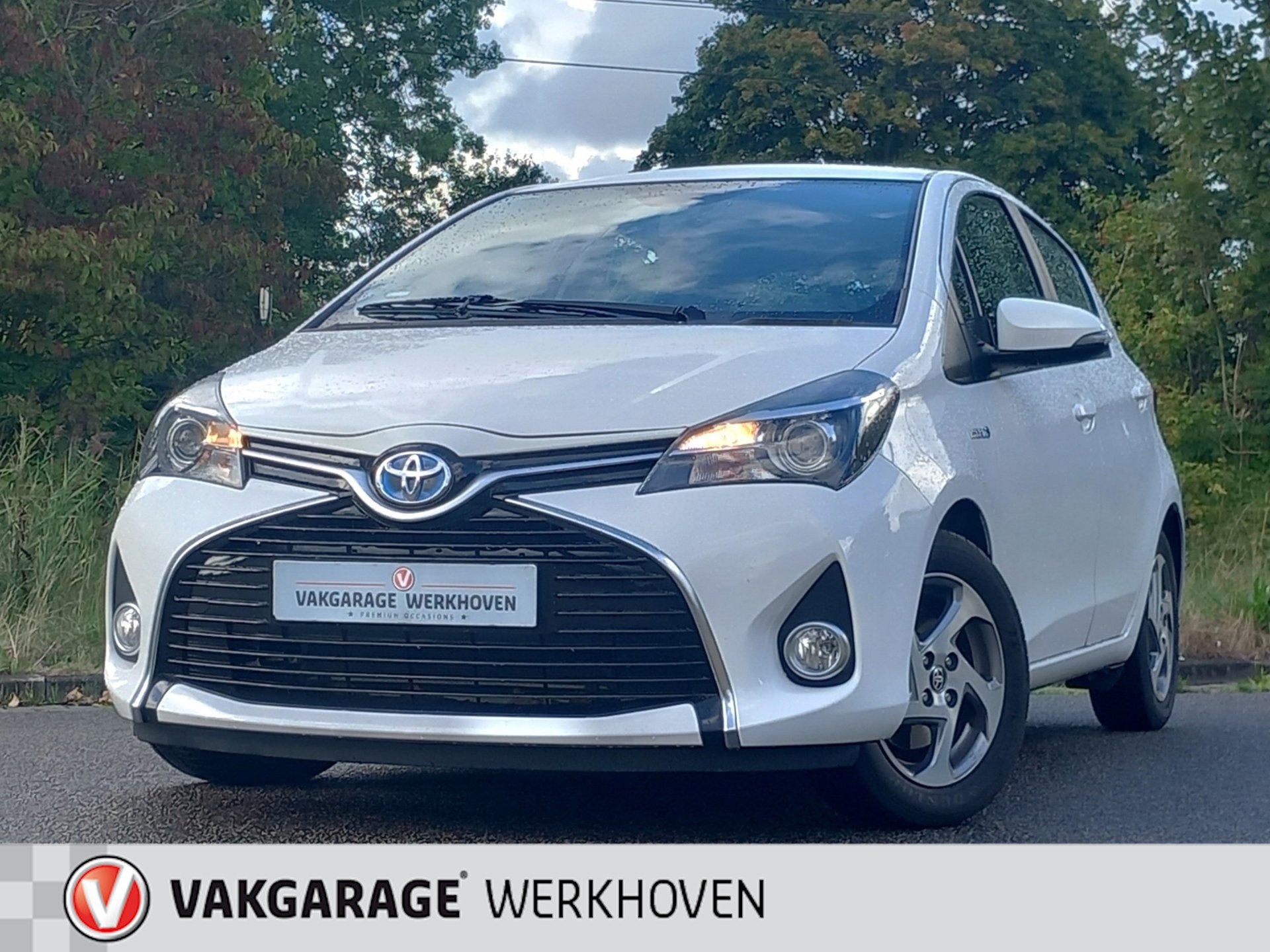 Toyota Yaris 1.5 Hybrid AUTOMAAT | 46.000km | Camera, Auto's, Zwart, 4 cilinders, Wit, Bedrijf