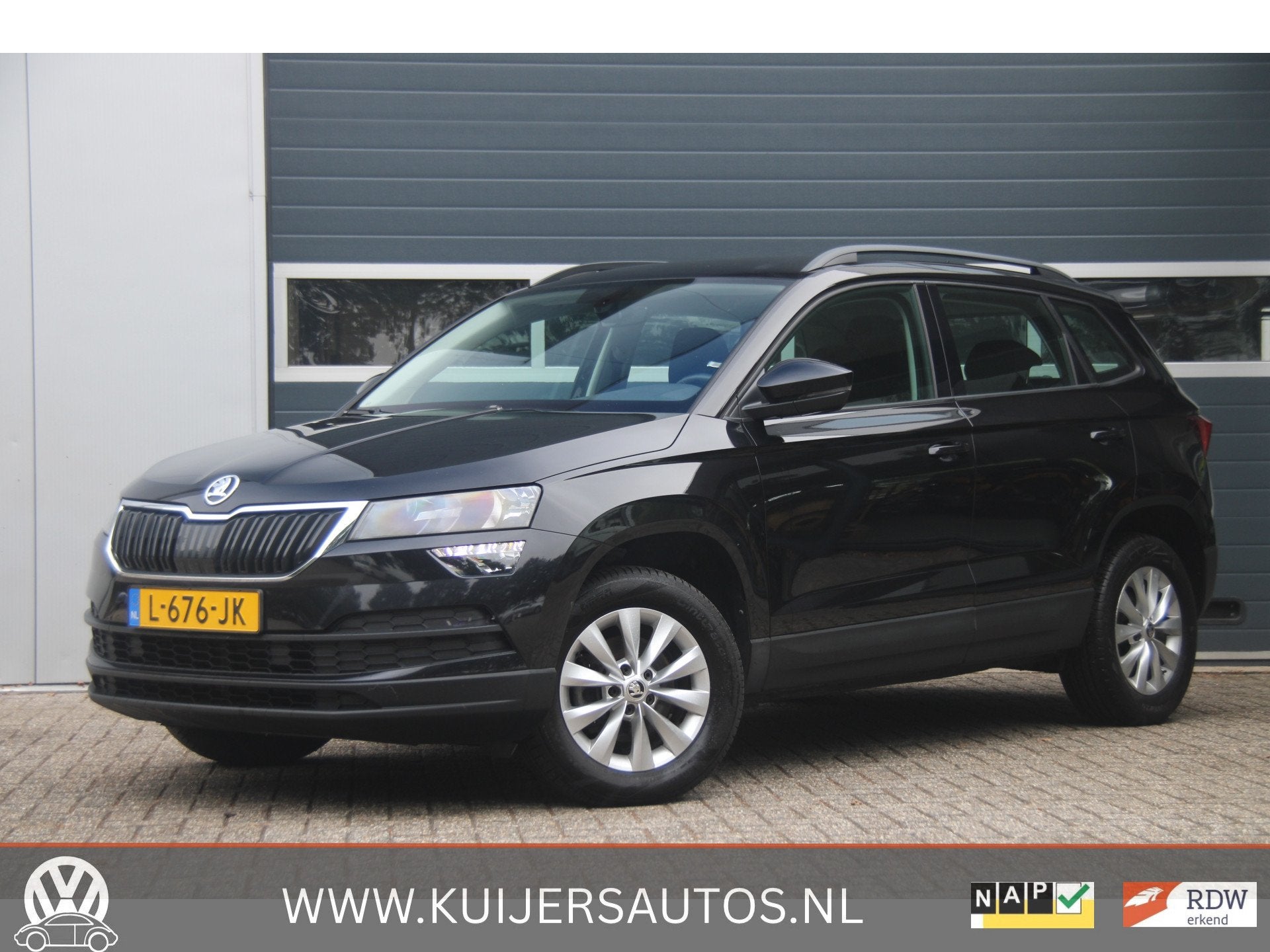 Skoda Karoq 1.0 TSI Business Edition | Org Nl | Apple Carpla, Auto's, Voorwielaandrijving, Stof, Gebruikt, Zwart